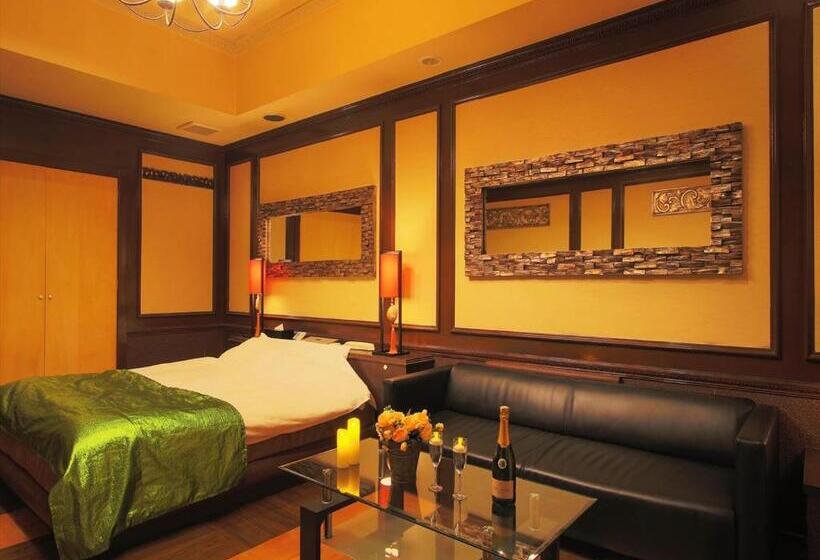 带大床的标准间, Gig