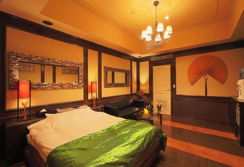 带大床的标准间, Gig