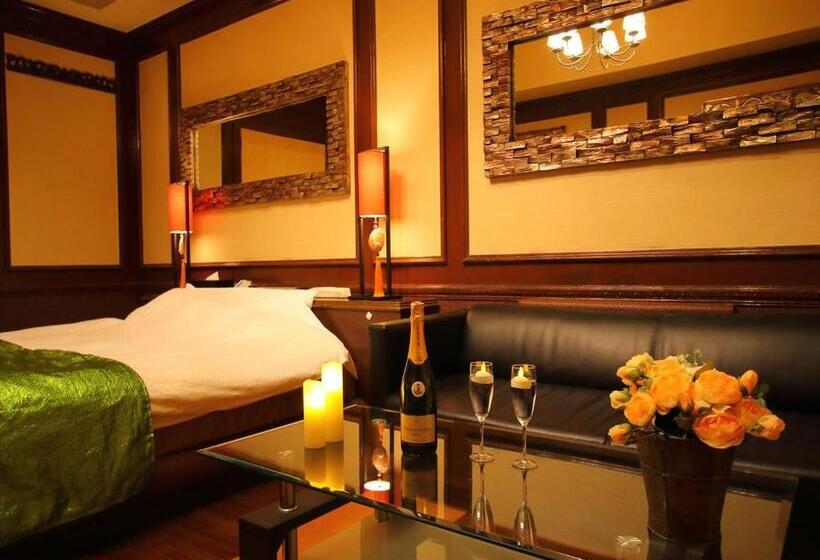 带大床的标准间, Gig