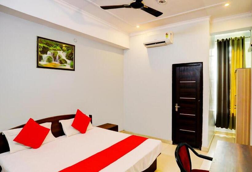 Classic Driepersoonskamer, Oyo 29308 Virasat Shaheed Path Inn