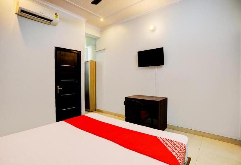 Classic Driepersoonskamer, Oyo 29308 Virasat Shaheed Path Inn