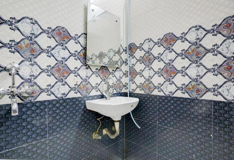 Classic Driepersoonskamer, Oyo 29308 Virasat Shaheed Path Inn