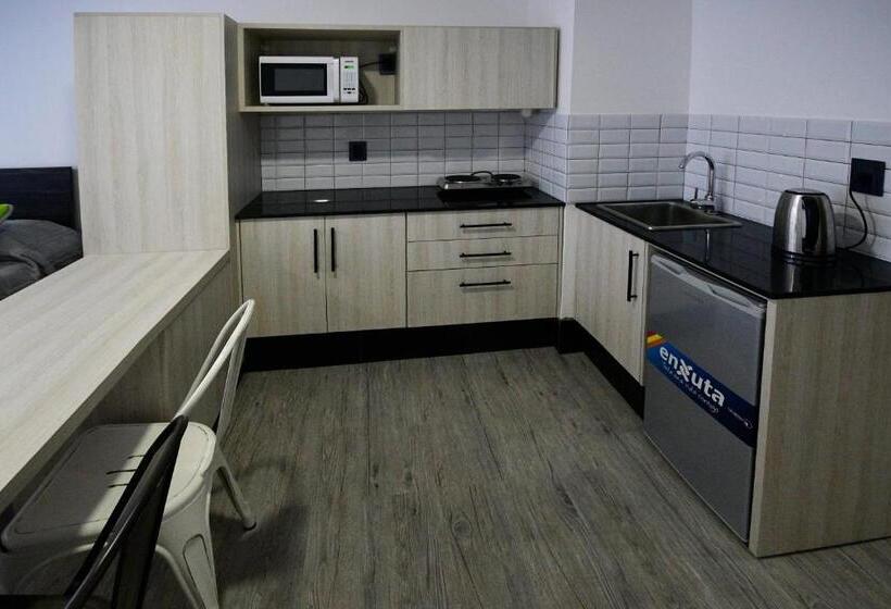 标准工作室, Quijano Hotel Aparts & Suites