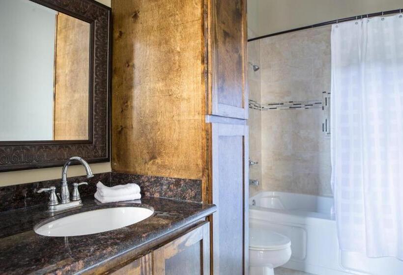 Апартаменты 2 Спальни, Sonder  The Louie