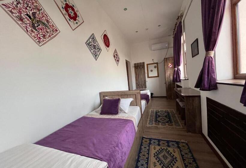 سرير فى غرفة مشتركه, Besqala