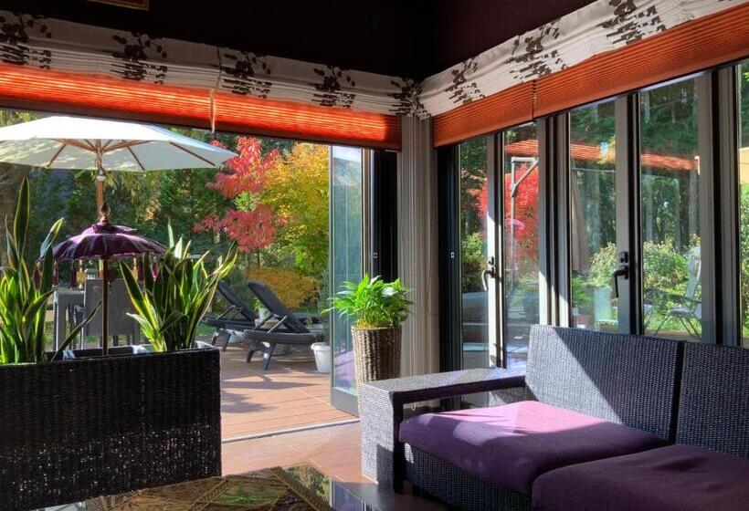 سوییت خانوادگی, Kakureyado Fujikawaguchiko