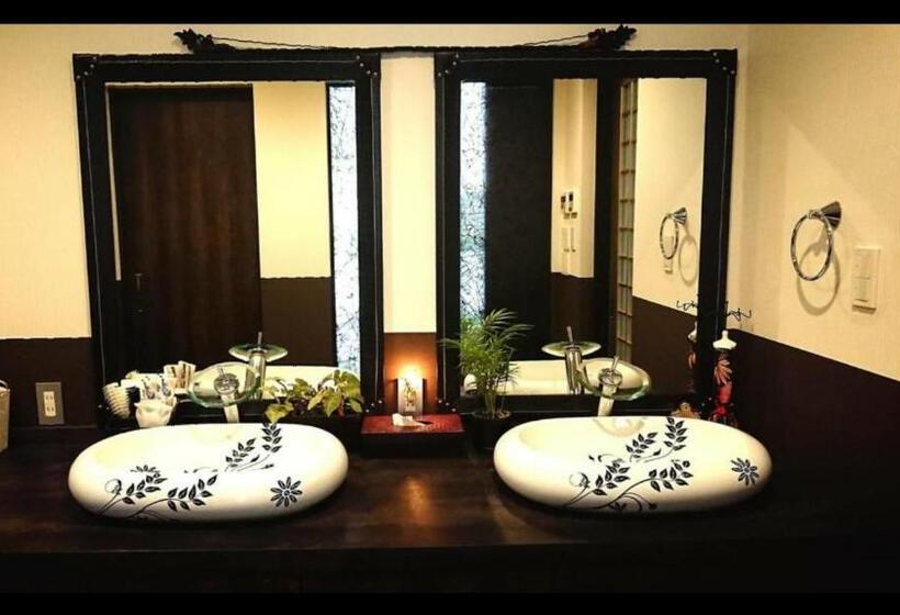 سوییت خانوادگی, Kakureyado Fujikawaguchiko