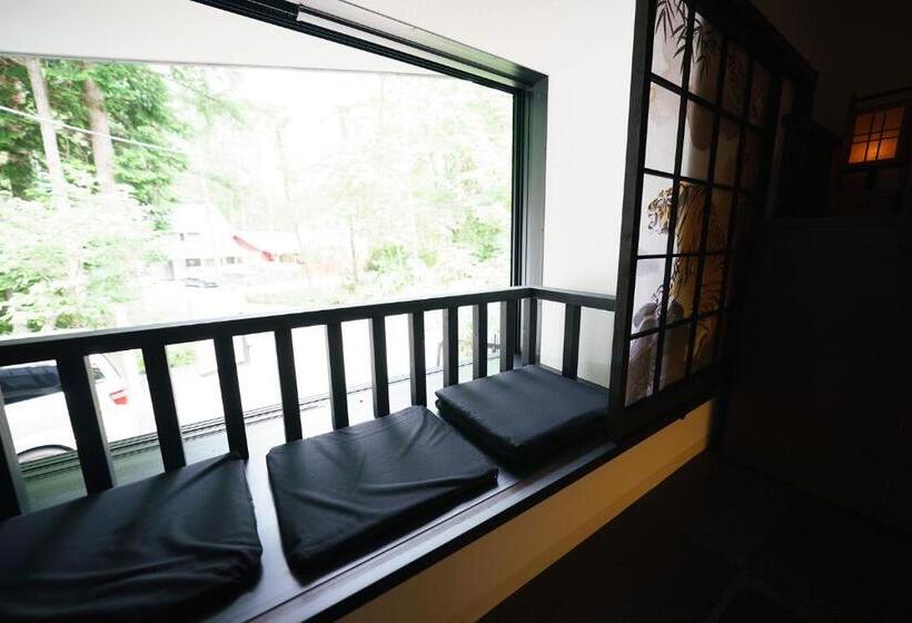 اتاق لوکس, Kakureyado Fujikawaguchiko