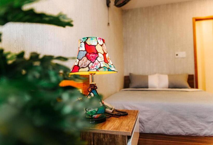 اتاق لوکس, Tre Việt Tuy Hòa