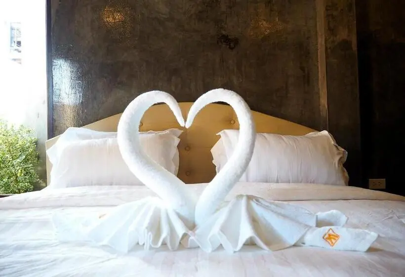 اتاق لوکس با بالکن, Nawiengkae Riverview Resort