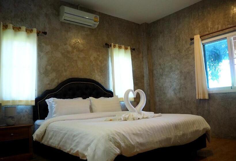 Семейный Номер, Nawiengkae Riverview Resort
