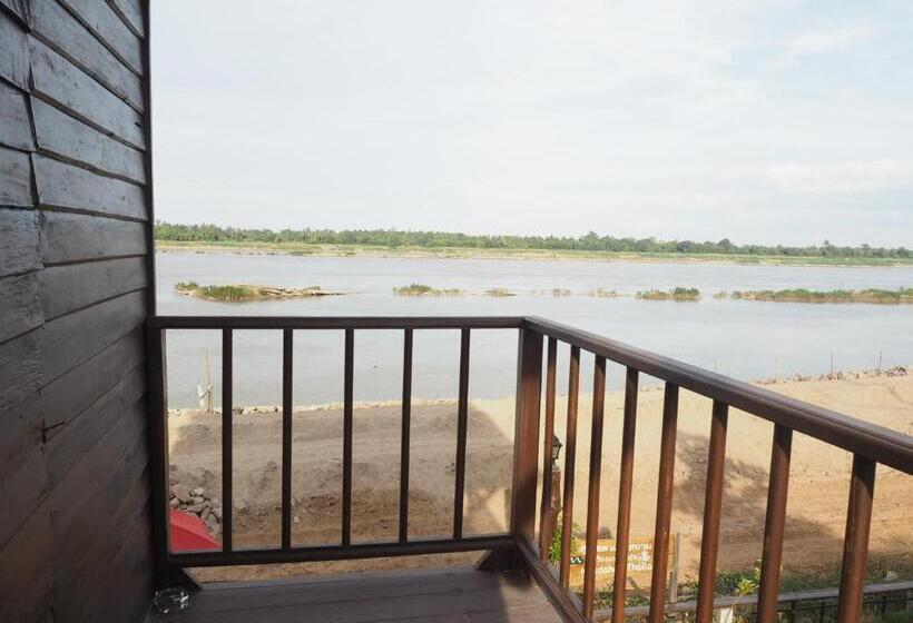 オーシャンビューデラックスルームバルコニー付き, Nawiengkae Riverview Resort