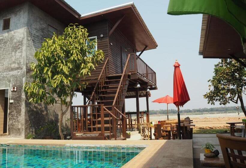 オーシャンビューデラックスルームバルコニー付き, Nawiengkae Riverview Resort