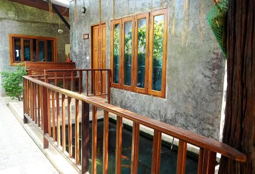 اتاق استاندارد با چشم‌انداز استخر, Nawiengkae Riverview Resort