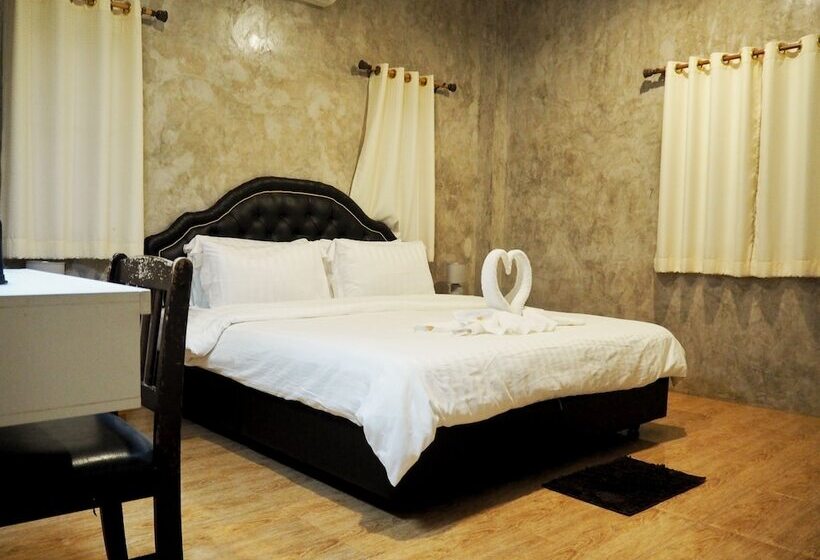 Семейный Номер, Nawiengkae Riverview Resort
