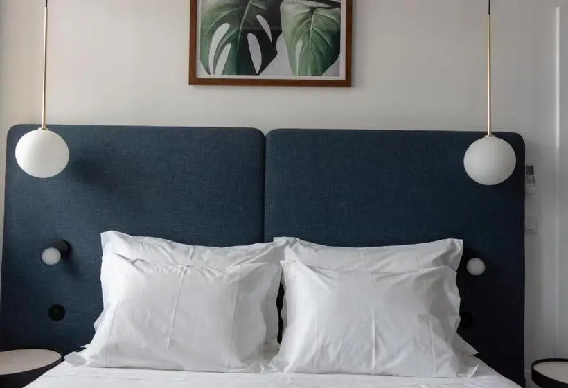 اتاق لوکس سه تخته با چشم‌انداز, O Paço   Exclusive Accommodation