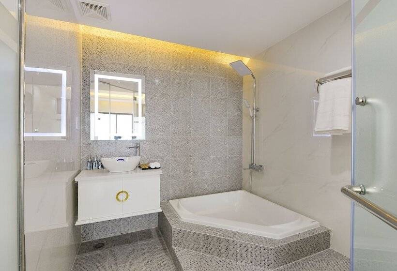 اتاق لوکس با چشمانداز دریا, Seaside Boutique Resort Quy Nhon