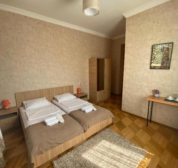 اتاق استاندارد, Tsinandali Inn