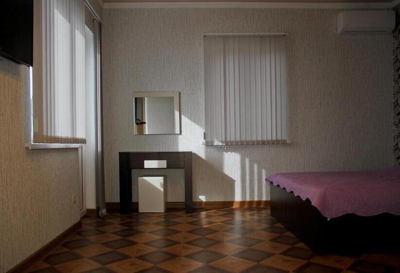 سوییت سوپریور با چشم‌انداز دریا, Guest House Vzgorye