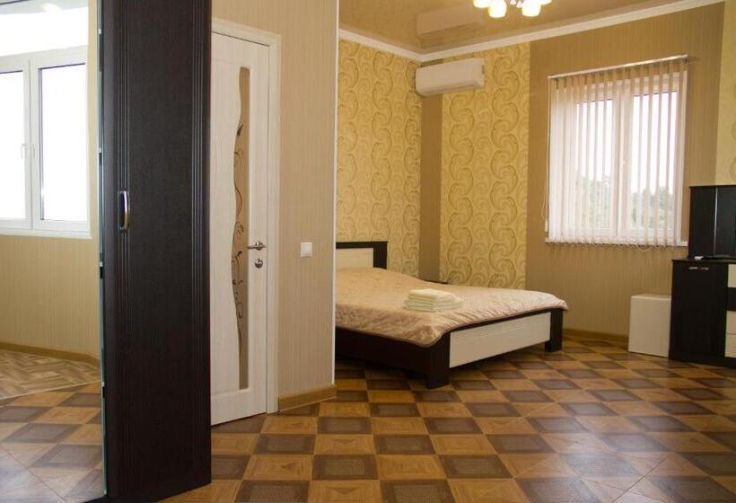 سوییت سوپریور با چشم‌انداز دریا, Guest House Vzgorye