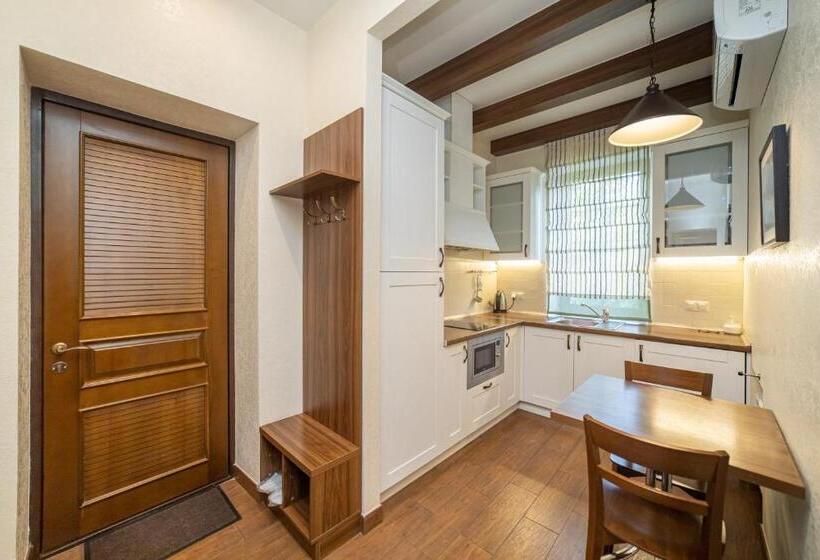 آپارتمان 1 خوابه, Petrani Nivki