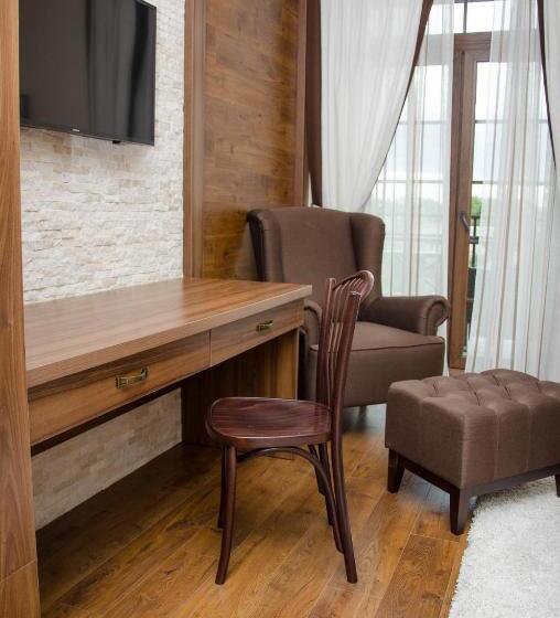 آپارتمان 2 خوابه, Petrani Nivki