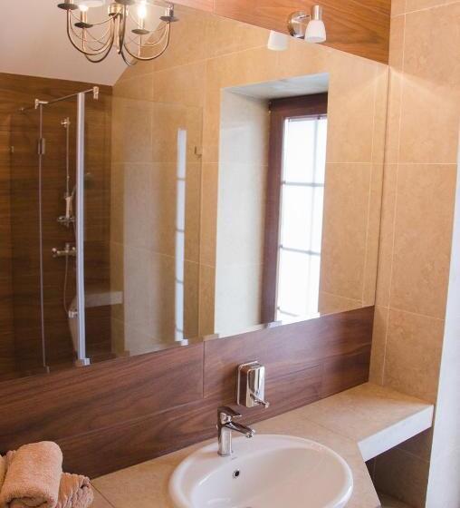 سوئیت با بالکن, Petrani Nivki