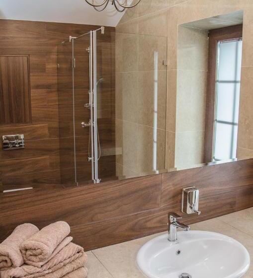 سوئیت با بالکن, Petrani Nivki