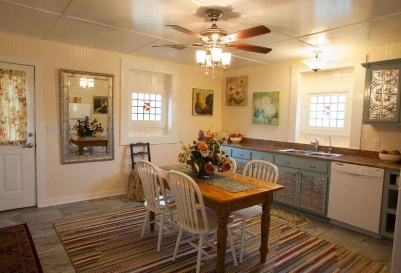 Четырехместный Номер Deluxe, Rose Hill Retreat Aaa Four Diamond Inn