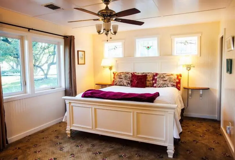 デラックスの４人部屋, Rose Hill Retreat Aaa Four Diamond Inn