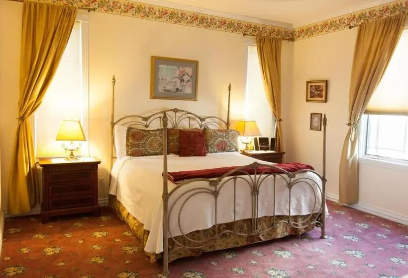 デラックストリプルルーム, Rose Hill Retreat Aaa Four Diamond Inn