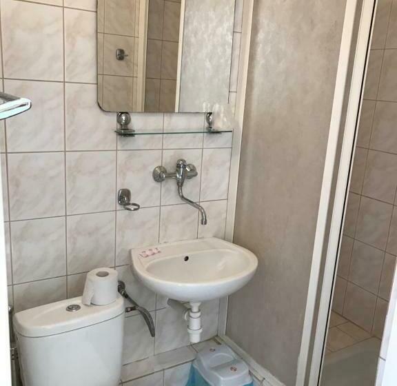 غرفة كومفورت, Am Motel