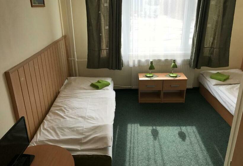 غرفة كومفورت, Am Motel