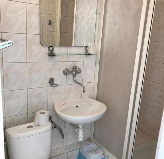 غرفة كومفورت, Am Motel