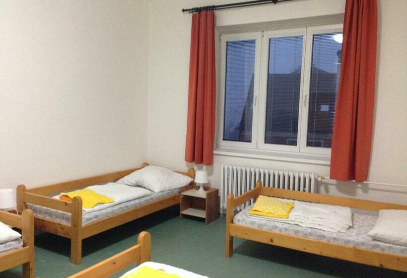 스탠다드 4인용 룸 공용 욕실, Hostel Bernarda Bolzana