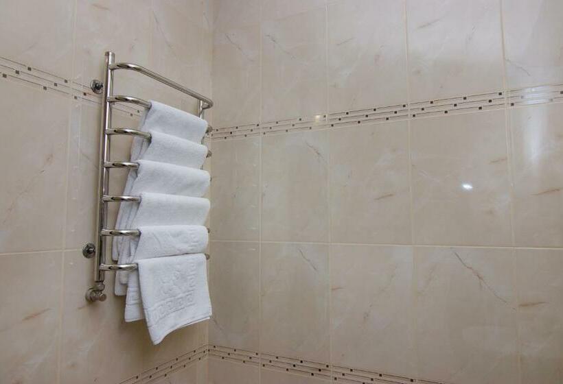 اتاق لوکس سه تخته, шахерезада