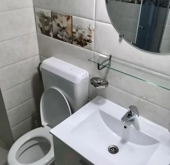 デラックストリプルルーム, Fast Airport Accomodation