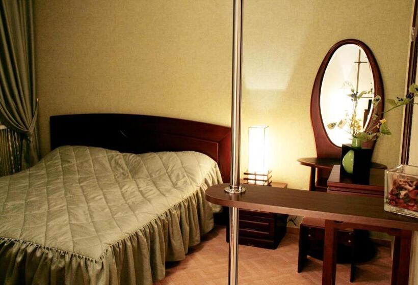 سوییت جونیور, Flamingo