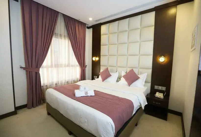 اتاق لوکس با تخت بزرگ, Paris Plaza