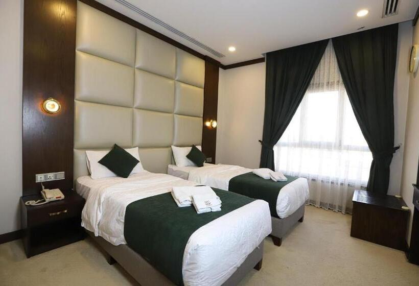 اتاق لوکس, Paris Plaza