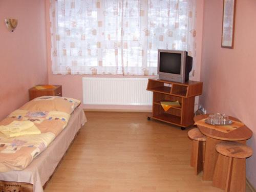 اتاق خانوادگی, štadión