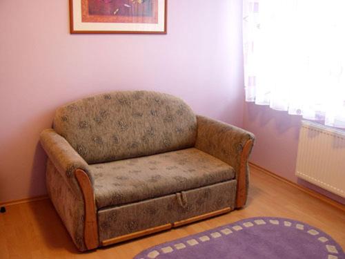 اتاق خانوادگی, štadión