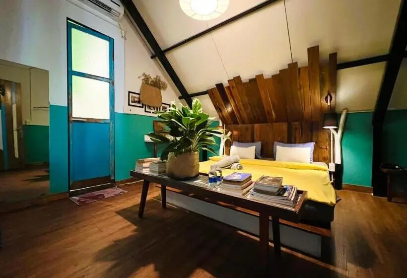 اتاق استاندارد, Uyen's House