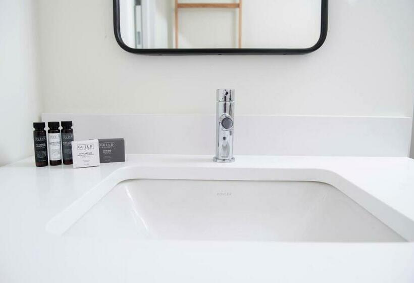 디럭스 룸, Endless Coast, A Boutique