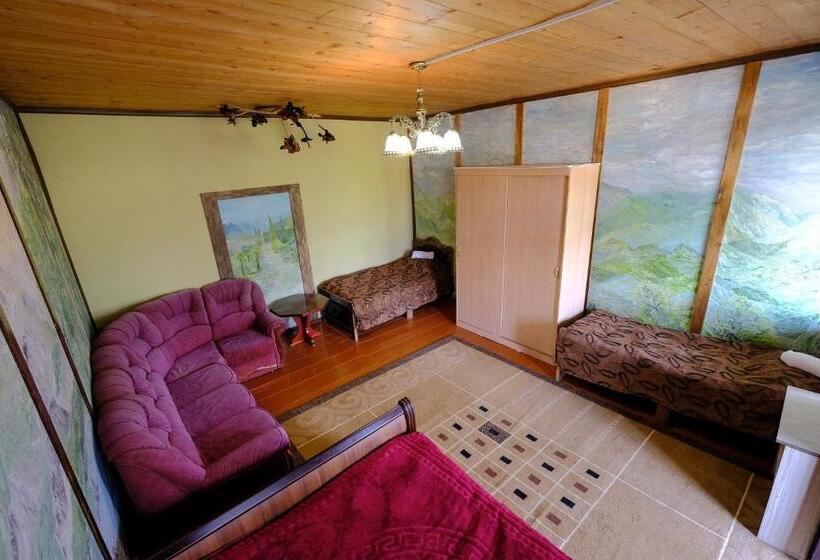 Economy Quadruple Room, Laila Guest House