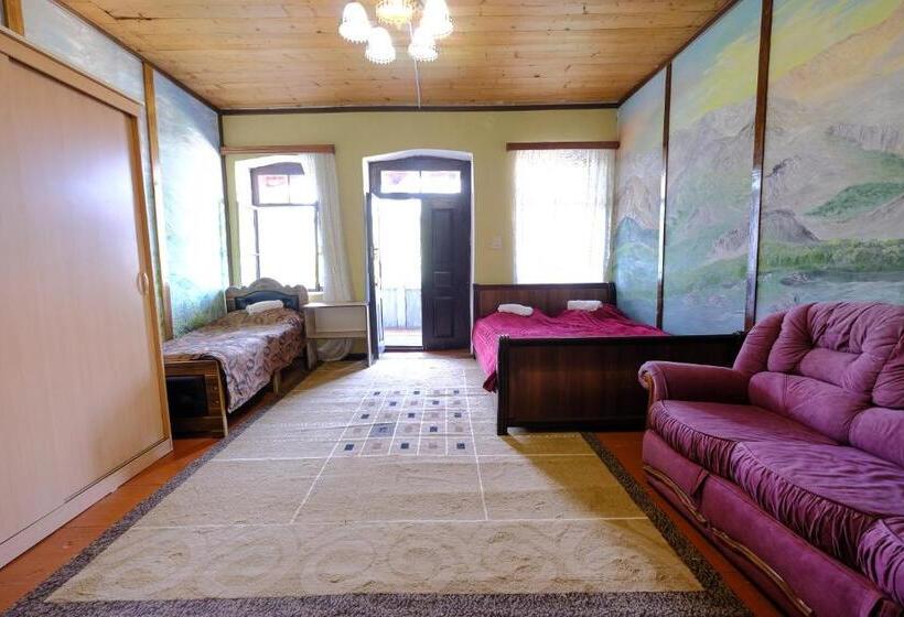 Economy Quadruple Room, Laila Guest House