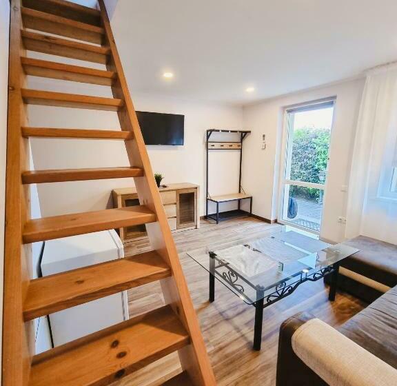 اتاق لوکس خانوادگی, Viesu Nams Kāpsargi