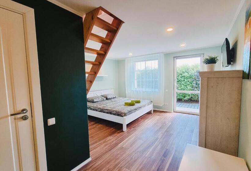 اتاق خانوادگی, Viesu Nams Kāpsargi