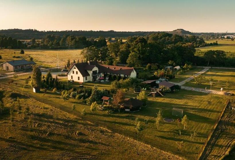 اتاق لوکس خانوادگی, Viesu Nams Kāpsargi