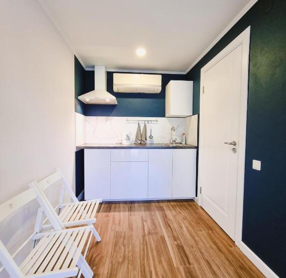 اتاق لوکس خانوادگی, Viesu Nams Kāpsargi